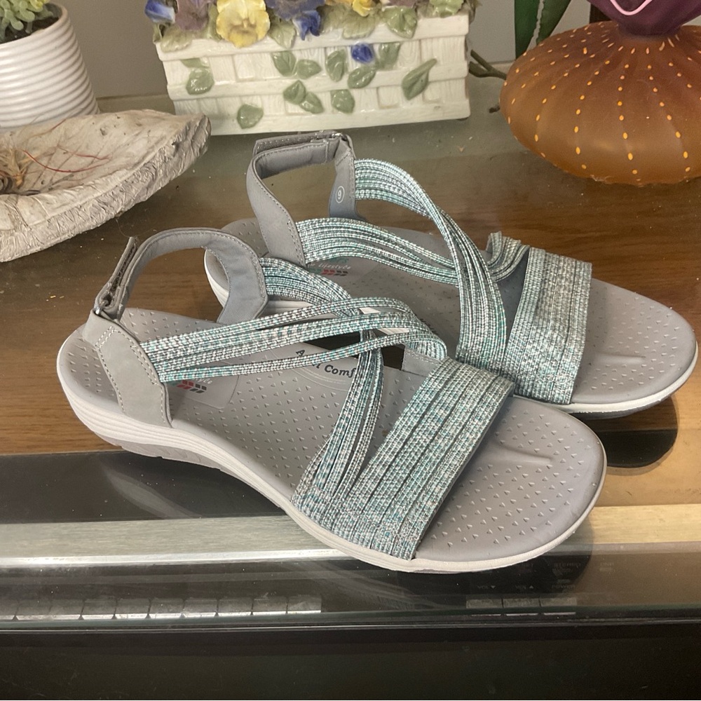 SKECHERS WOMENS REGGAE CUP-LOVE WINS ATHLETIC SANDALS 9